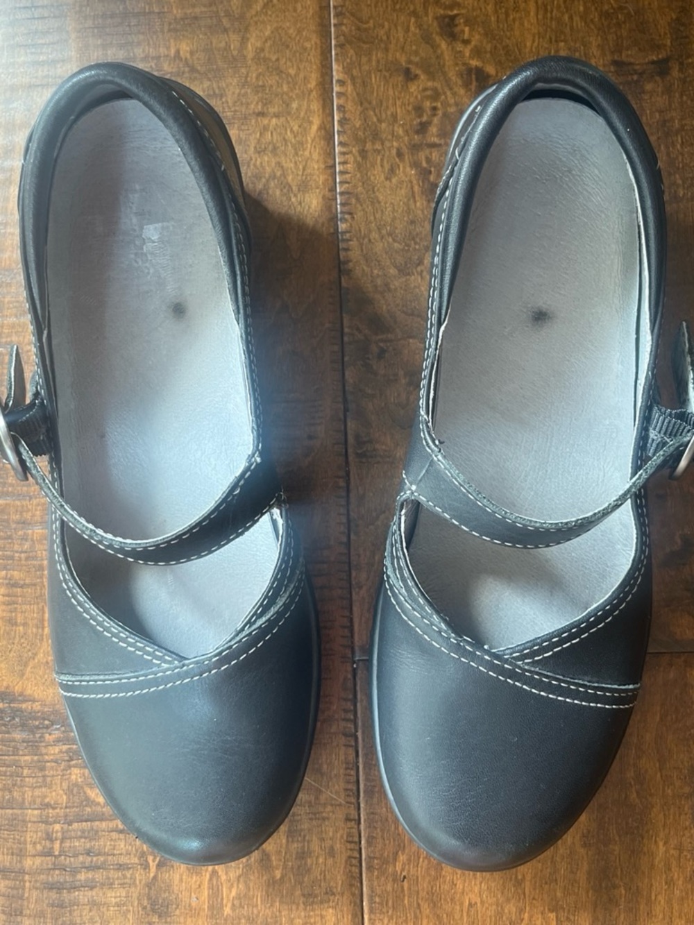 L.L. Bean black leather Mary Jane comfort  walking ballet sneaker flats Sz. 7.5 - Picture 2 of 6